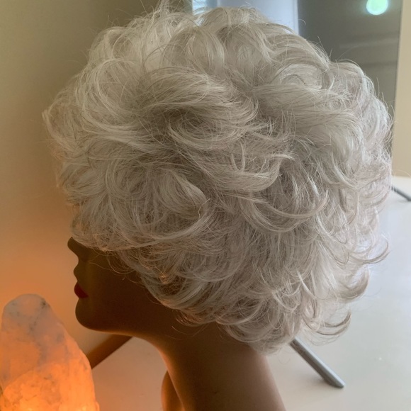 Soft Big Curls - Picture 2 of 6